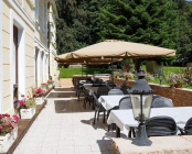 Terrace for pleasant outdoor relaxation HotelWestend_großeterrasse